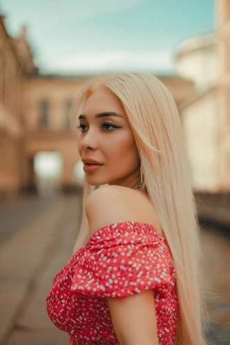 Ксюша  - Индивидуалка Питера, размер груди 3, метро Московская